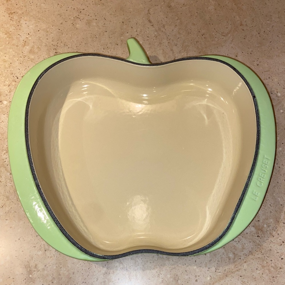 Le Creuset Apple Pie Cast Iron Baking Dish